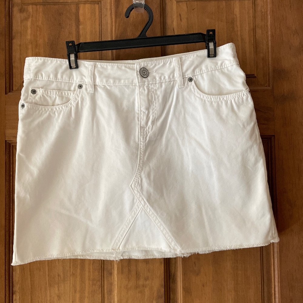 Gap mini skirt